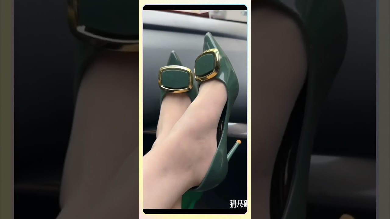 Green high-heels #beautiful #nylon #legs